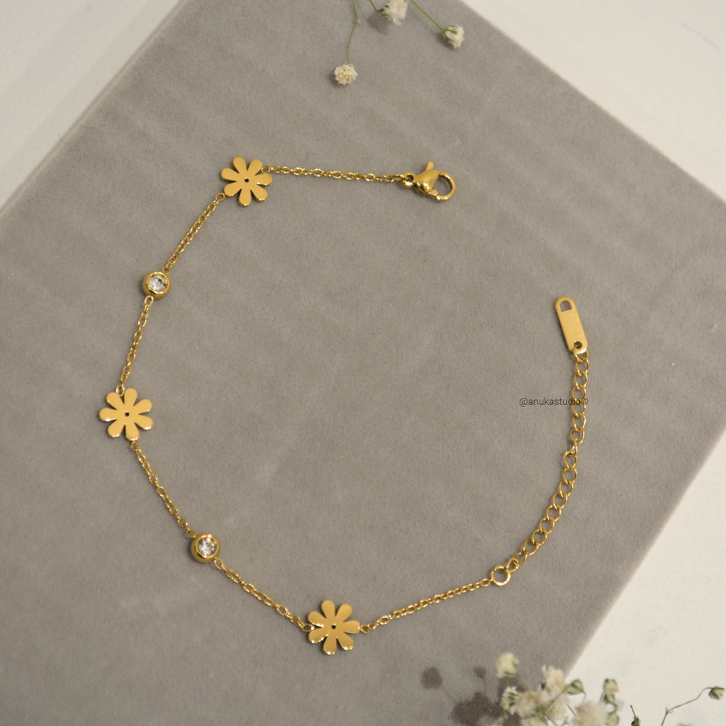 Minimalist Daisy Bracelet
