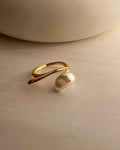 Sleek Pearl Ring