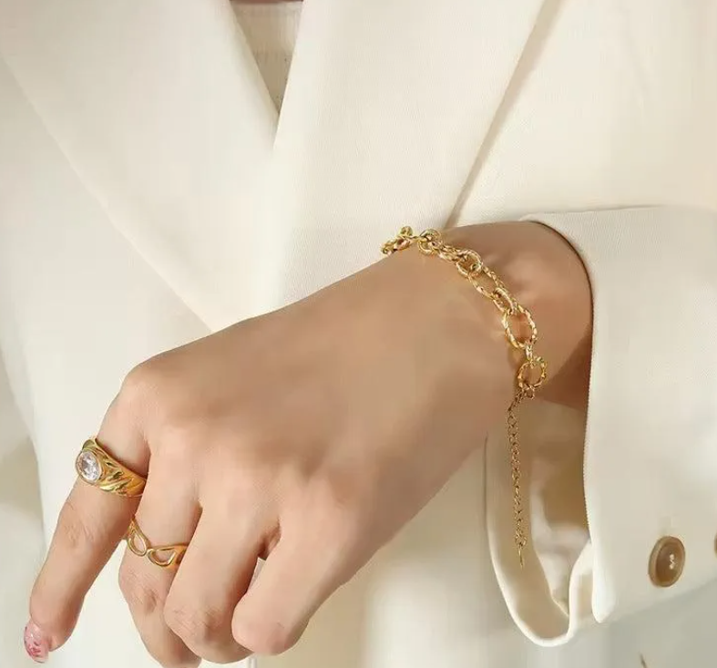 Interlink Gold Chain Bracelet