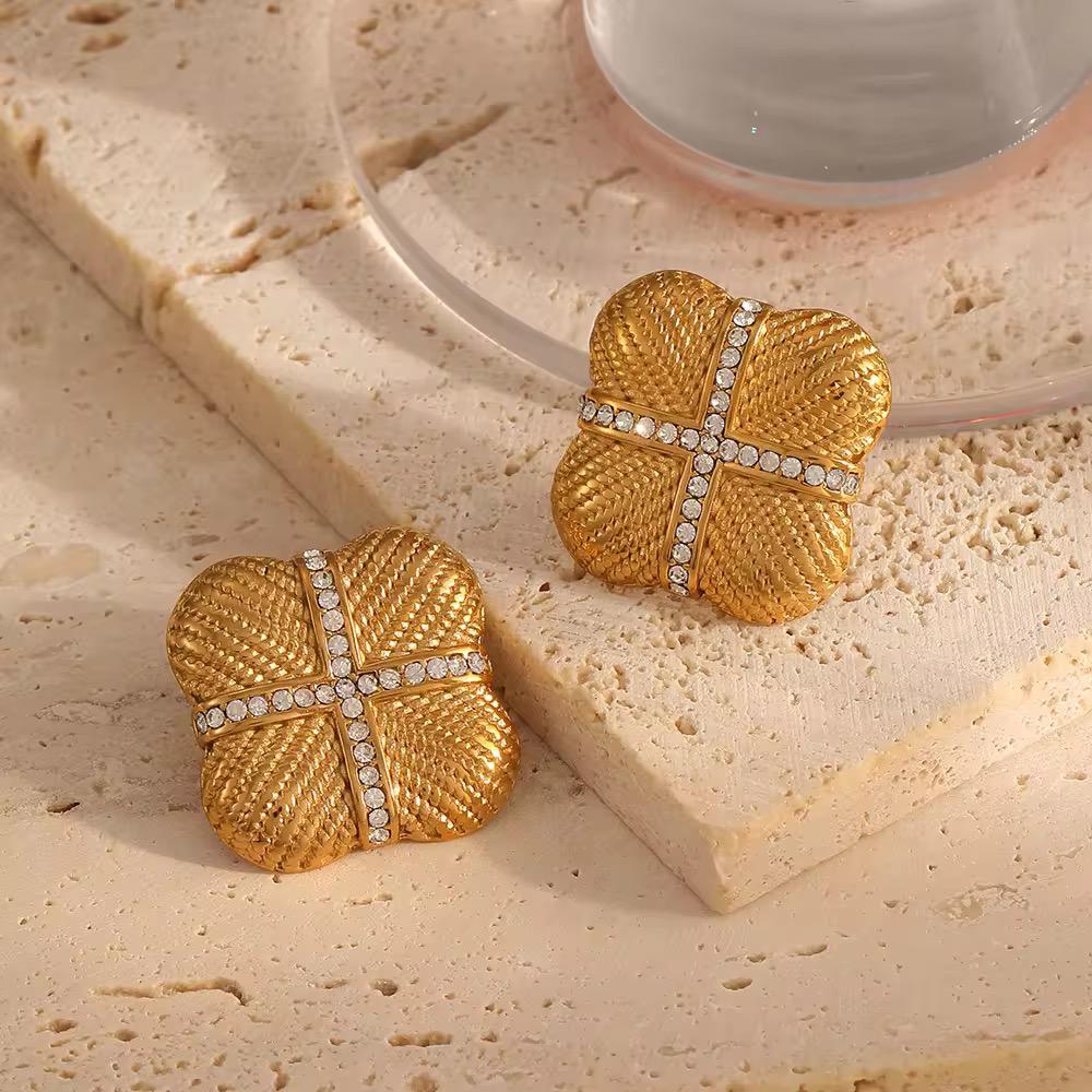 Luxe Textured 18k Gold Zircon Studs