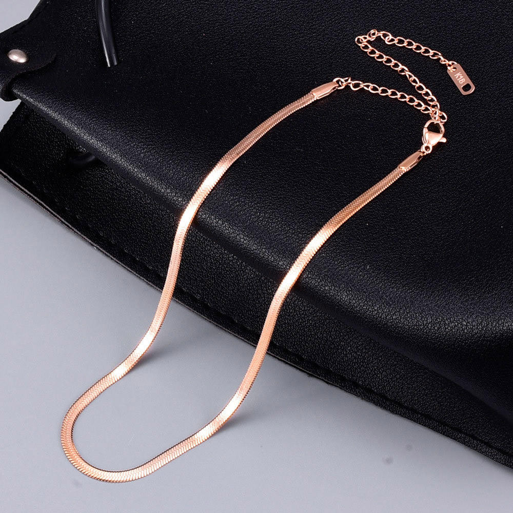 Sera Herringbone Chain