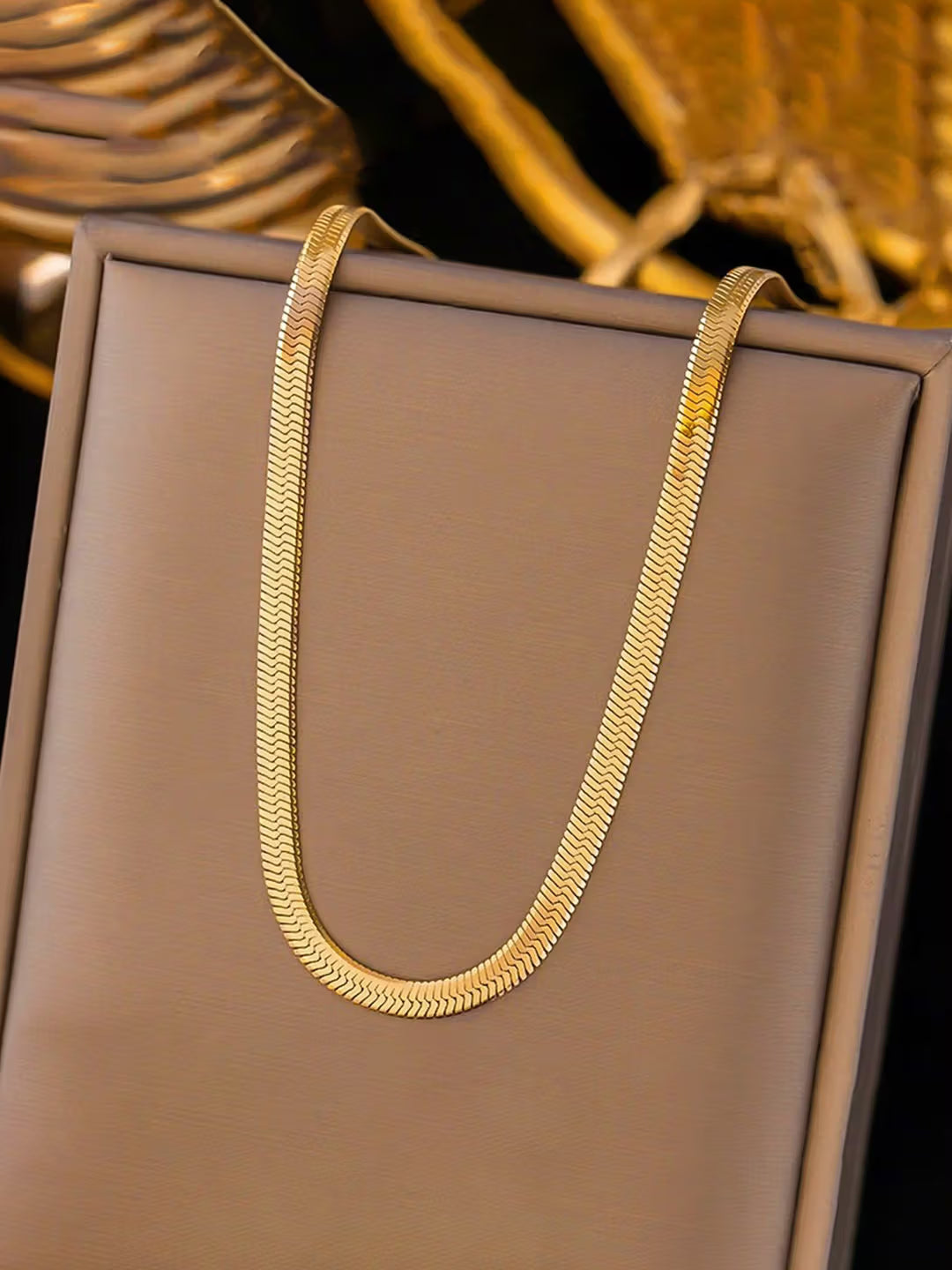 Sera Herringbone Chain