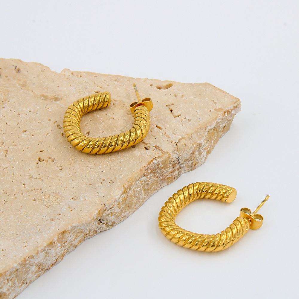 Twist Square Hoops